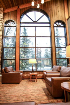  Lake Louise Inn  Лейк-Луиза